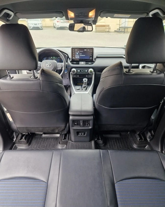 Toyota RAV4 cena 144900 przebieg: 79210, rok produkcji 2019 z Oborniki Śląskie małe 121